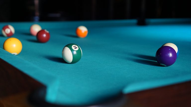 How Does A Pool Table Know The Cue Ball?