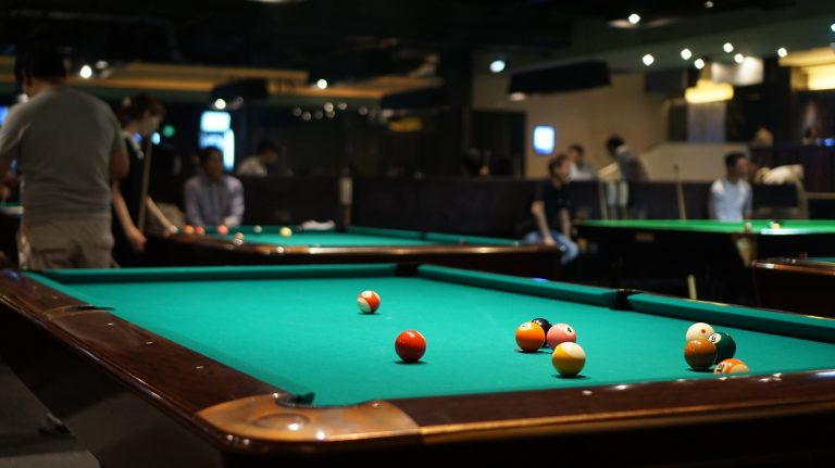 How To Decorate Game Room With Pool Table?